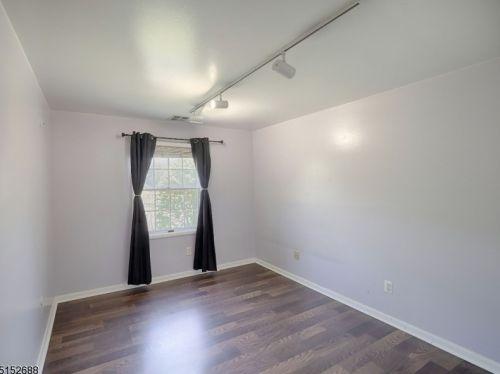 1 Stonyridge Dr, Lincoln Park NJ  07035-2238 exterior