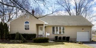 17 Old Manor Rd, Holmdel Village, NJ 07733-1434