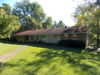 1072 Tennessee Ave, Parsons TN  38363-2027 exterior