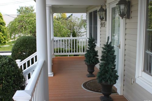 215 Doris Ave, North Bellmore, NY 11710-2066