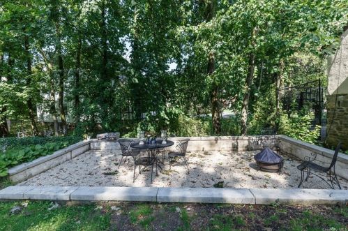 15 Oxford Rd, New Rochelle NY  10804-3712 exterior