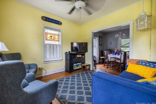 44 Scotland St, Ansonia, CT 06401-1128