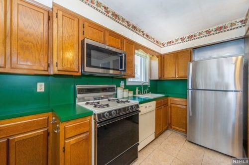 488 Lanza Ave, Outwater NJ  07026-2035 exterior