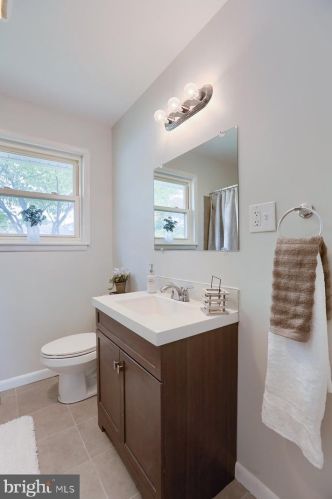 4711 Courtland St, Camp Hill PA  17011-4025 exterior