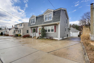 401 Ringwood Ave, Midvale NJ  07465-2205 exterior
