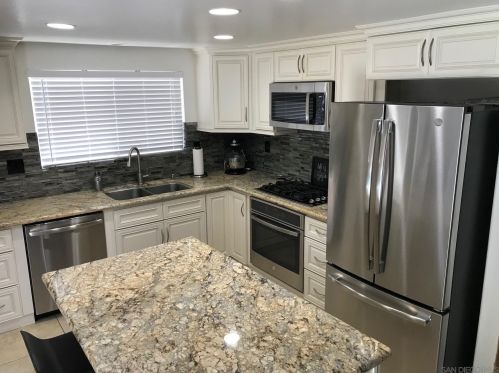 12115 Briarleaf Way, San Diego, CA 92128-5220