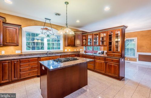 17 Westwind Dr, Lemoyne PA  17043-1233 exterior