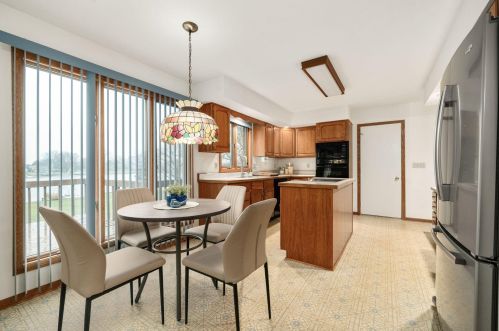 2375 Chickasaw Dr, London OH  43140-9014 exterior