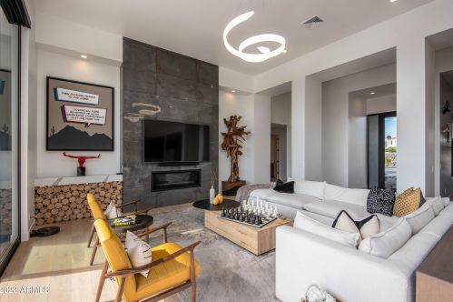 13218 17th Pl, Phoenix AZ  85022-5069 exterior