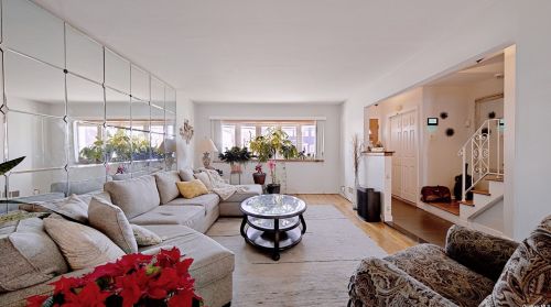 14720 257th St, Jamaica, NY 11422-2842