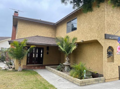 6008 Luxor St, South Gate, CA 90280-3811