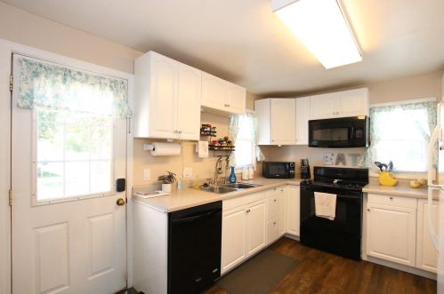 181 7th St, Fond Du Lac, WI 54935-5176