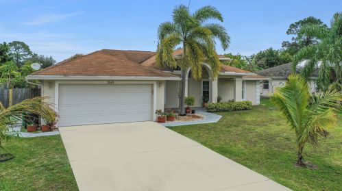 1949 Flower Ln, Fort Pierce, FL 34953-1828