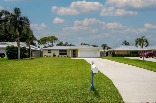 11677 Banyan St, West Palm Beach, FL 33410-2601
