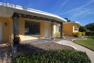 109 Harbor Bluff Dr, Largo, FL 33770-2655