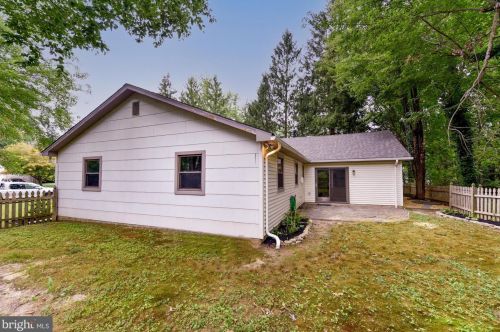 5 Holly Ct, Blenheim NJ  08012-5303 exterior