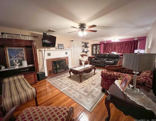 24 Bayberry Ln, Bridgeport CT  06612-1406 exterior