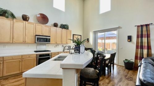 345 Scrub Oak Dr, Lathrop CA  95330-8689 exterior