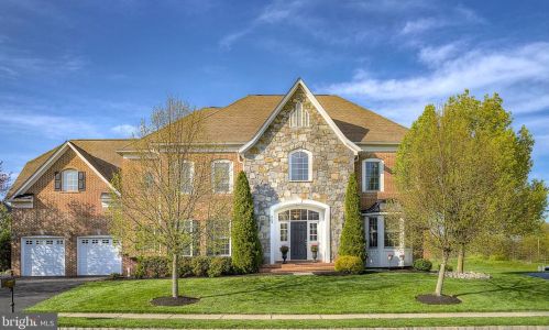 405 Hoffman Rd, Harleysville, PA 19438-2183