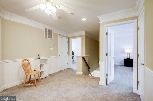 9517 Moonen Bay Ln, Bristow VA  20136-3515 exterior