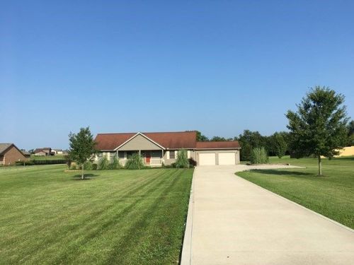 333 Fox Hill Dr, Chillicothe, OH 45601-7710