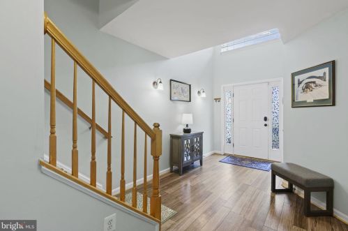 8343 Jovin Cir, Springfield VA  22153-4013 exterior