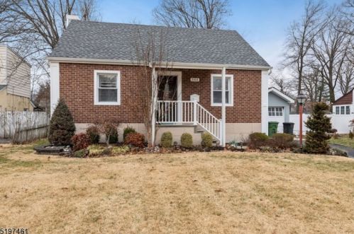 348 4th Ave, Roselle, NJ 07203-1340