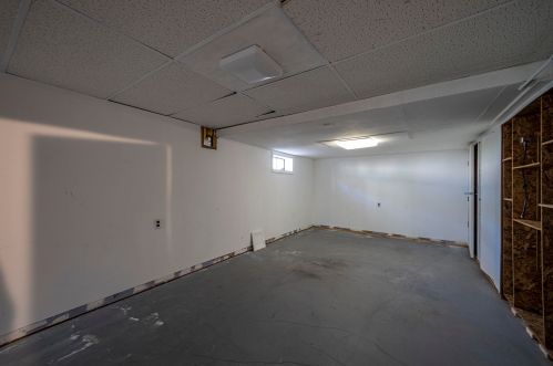 27 Cabot Dr, Nashua NH 03064-1630 exterior