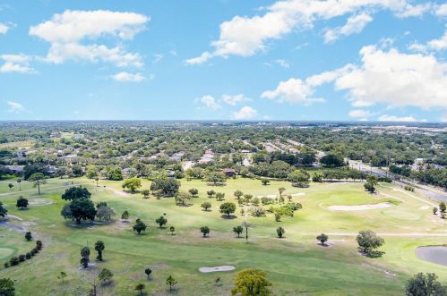 304 Sunset Dr, Sanford FL  32773-4749 exterior