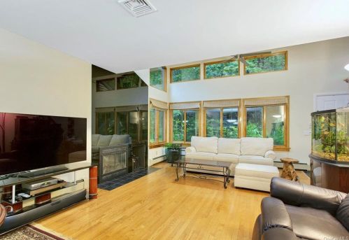 1 Fawn Rdg, Millwood, NY 10546-1117
