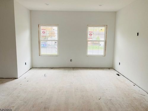 90 Kipling Ave, Springfield NJ  07081-3216 exterior