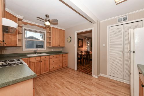 11218 10 Ave, Kenosha WI 53158-5264 exterior