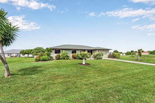 1124 5th Pl, Cape Coral, FL 33990-2893