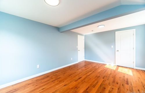 27 Garrigus Ct, Waterbury CT  06716-3103 exterior