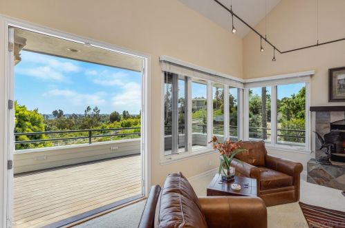 3637 Dove Holw Rd, Encinitas CA 92024-7248 exterior