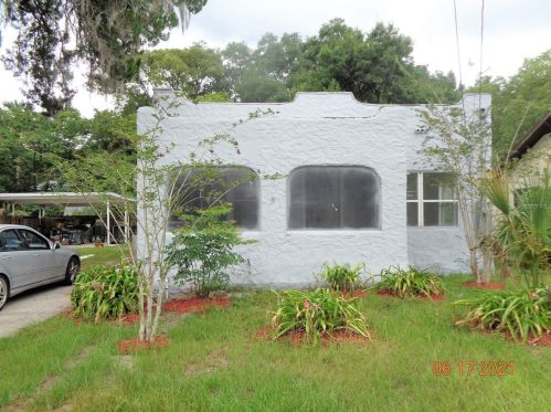 435 Julia Ave, Deland, FL 32720-4110