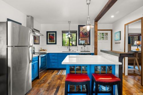1632 Oglala St, South Lake Tahoe, CA 96150-4729
