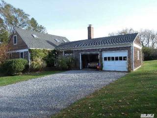305 Birch Ln, Nassau Point, NY 11935-1801