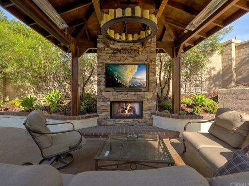 15 Sharon Ln, Trabuco Canyon, CA 92679-5142