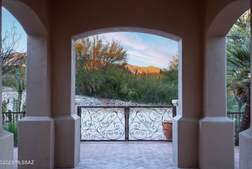 5122 Circulo Sobrio, Tucson, AZ 85718-6036
