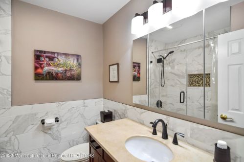 16 Galway Dr, Hazlet NJ  07730-1112 exterior