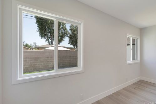 6128 Village Rd, Lakewood CA  90713-3131 exterior