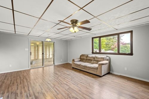 395 Spring St, Yukon, PA 15698-1009