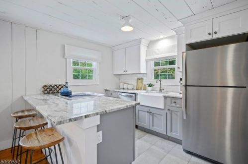 27 Shawnee Trl, Sparta NJ  07871-1515 exterior