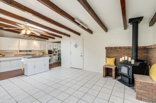 5972 Linden Pl, Tucson, AZ 85712-4320