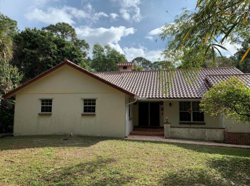 224 Possum Pass, West Palm Beach, FL 33413-2229