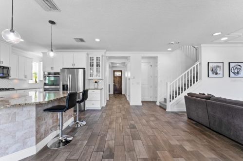 1669 Feather Grass Loop, Lutz FL  33558-2802 exterior