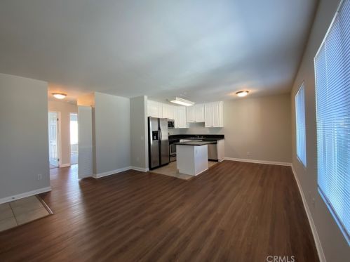 1027 Newport Ave, Long Beach, CA 90804-3957