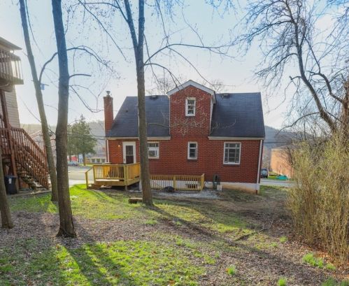 230 Cavitt Ave, Trafford, PA 15085-1067