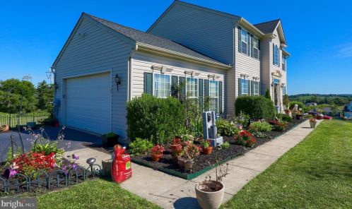 2 Docwill Dr, Dale, PA 19504-8741